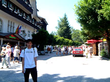 a tourist zone next to the lake to rob your money.....