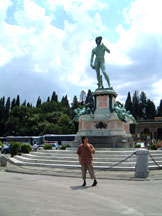 hahaha fake statue