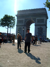 hehe looks familar? i am at paris! arch of truimph, ironically napoleon lost to general nelson during it's contruction~