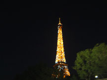 hehe the eiffel tower glistens like diamond every hour!