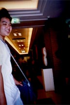 maurice caught in action.., wow i should send this picture to Pert or Vidal Sasoon? hehe~