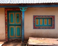 a lovely (but not uncommon) housepainting job in Cheche