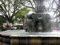 lactating mermaids, the main event of the Parque Central fountain