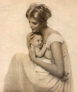 momnbabe.jpg (31640 bytes)