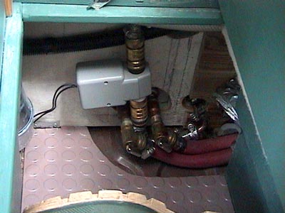 Vannes de Prestone et &eacute;lectrovanne du chauffe-eau