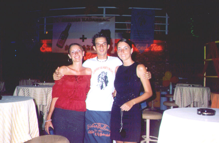 Another pic in Bistro Bellman with cute bartender.
