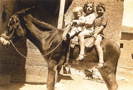 Cabalgando en el corral - a�o 1938