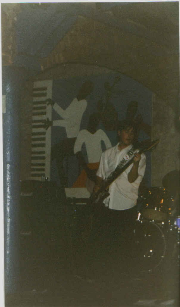 Wow ,me in something approaching a pose (well it beats mrs santa) Remember tha the bass was plugged through the P.A so although the crowd could hear what i was playing, I couldnt. So theres atleas a 75% chance that chords not the one i wanted 