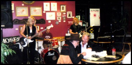 Click here for more photos of Al Aronowitz book-signing at Borders...