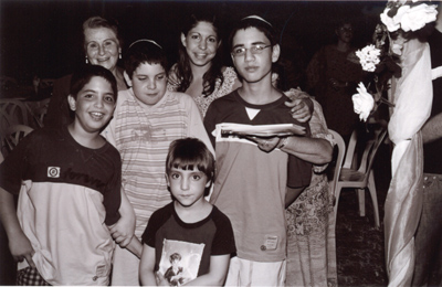 the kids at the wedding
