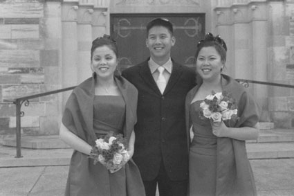 Bride's siblings: Van, Bao & Khanh
