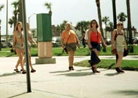 R1_F10_Algumas_meninas_com_calor.jpg