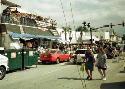 R1_F12_Esplanada_na_Main_Street.jpg
