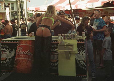 R1_F26_Nao_e_so_a_cerveja_que_e_fresca.jpg
