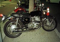 R1_F34_Uma_raridade_Honda_CB750_Four.jpg