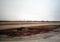 R16_F14_Outro_aviao_aterra_tambem.jpg