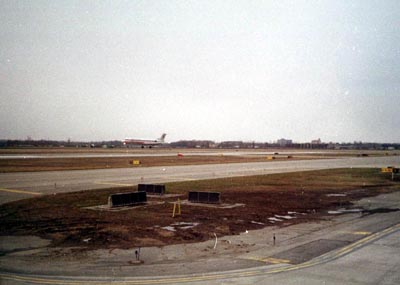 R16_F14_Outro_aviao_aterra_tambem.jpg