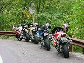 Th_bikegroup1.jpg (8579 bytes)