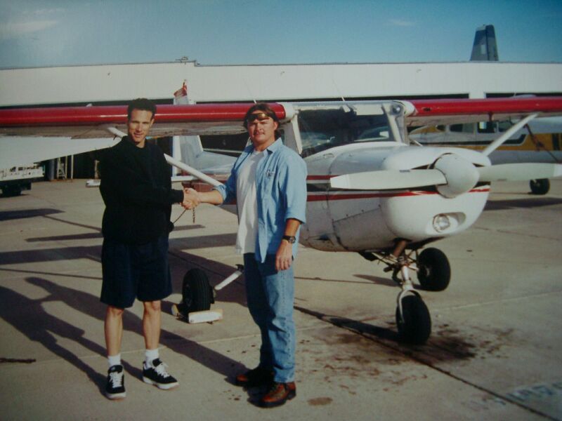 Bobby Richardson solos N6608B.