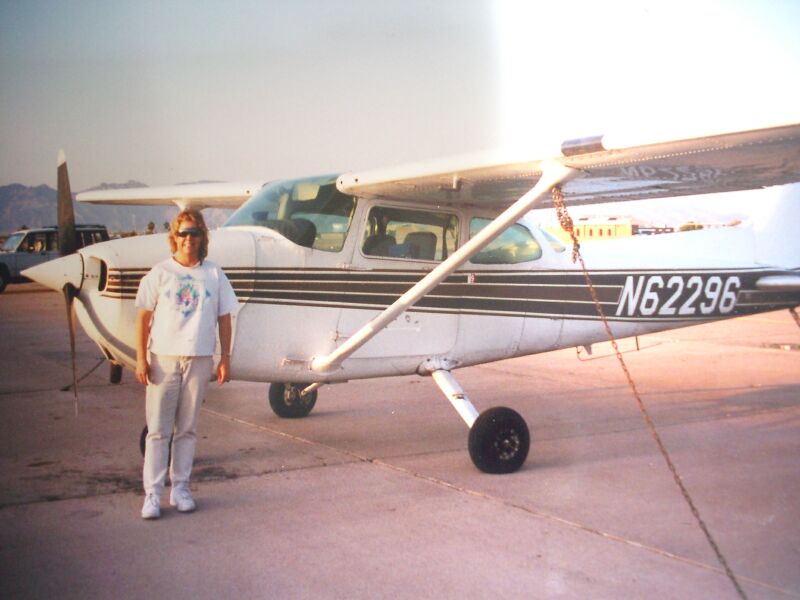 Dennie Salzman solos N62296 (Holly)