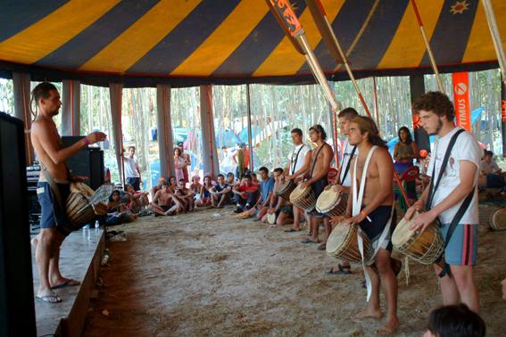 Ver V�deo: Workshop Percuss�o em Bidons @ Festas do Almonda 07