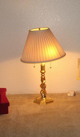 i) Lamp&nbsp; $25 