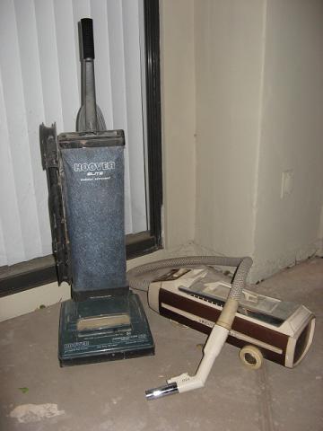 Floor vaccume cleaner&nbsp; $10 Car vaccume cleaner&nbsp;&nbsp;&nbsp;&nbsp; $10