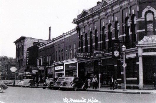 200 block of East Broadway