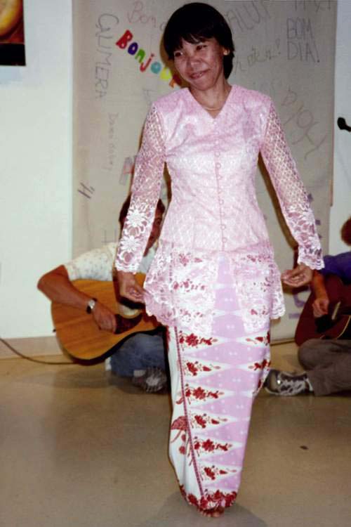 I'm cute, no? ;-) Not so naughty like you think before.. Haha! This is traditional outfit of Javanese - Indonesia. 