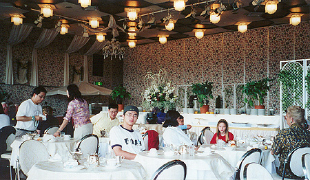 Lunch at some pretty nice Hotel.&nbsp; My mom was going apeshit over these massive grapes they had growing on the indoor vines.&nbsp; Gotta give her credit tho, they were big grapes.
