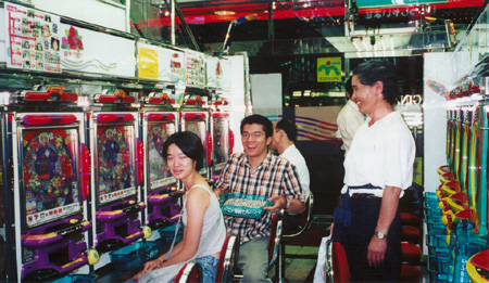 After getting all holied up at the various pagodas that day I went straight to the Pachinko (gambling pinball basically) houses in Tokyo and promptly won $200 US.&nbsp; 