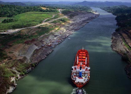 panamacanal.jpg (23575 bytes)