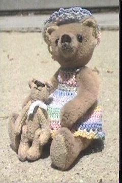 twinkyandfriend.jpg (18075 bytes)