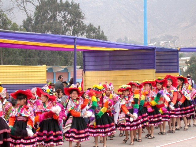Todas las chicas bailando