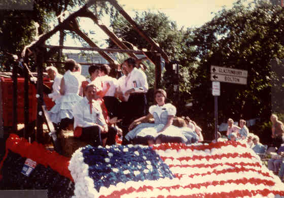 MSDC bicentennial float, 1976