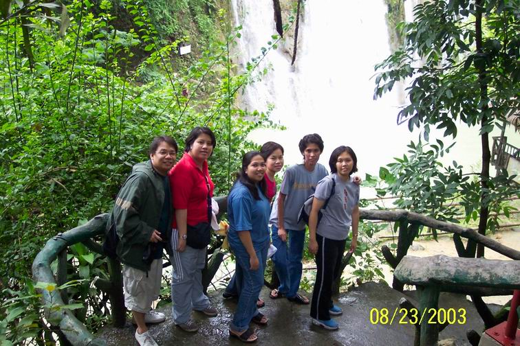 still at the trail... first look at Daranak Falls