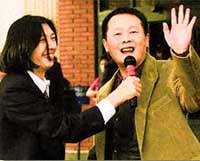 Wei and Xiao Qiang at Press Conference