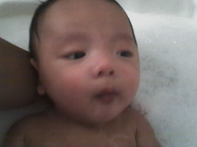 mmmmm... I really enjoy my bubble bath....