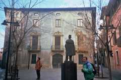 Pla&ccedil;a del estudiant de Vic