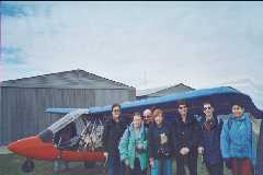 I ens van trobar amb una avioneta...