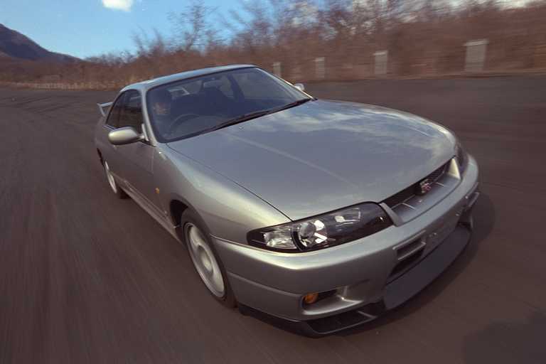 R33 Skyline