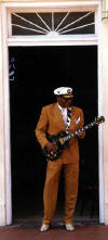 Guitar-man.jpg (15332 bytes)