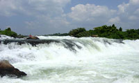 WATER FALLS ON THE NILE NEAR JINJA TOWN