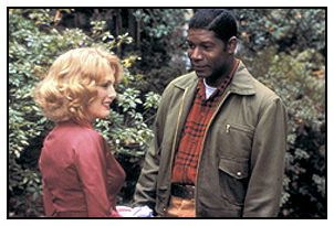 Cathy (Julianne Moore) with Raymond (Dennis Haysbert)