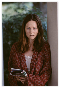 Constance Halloway (Laura Linney) 