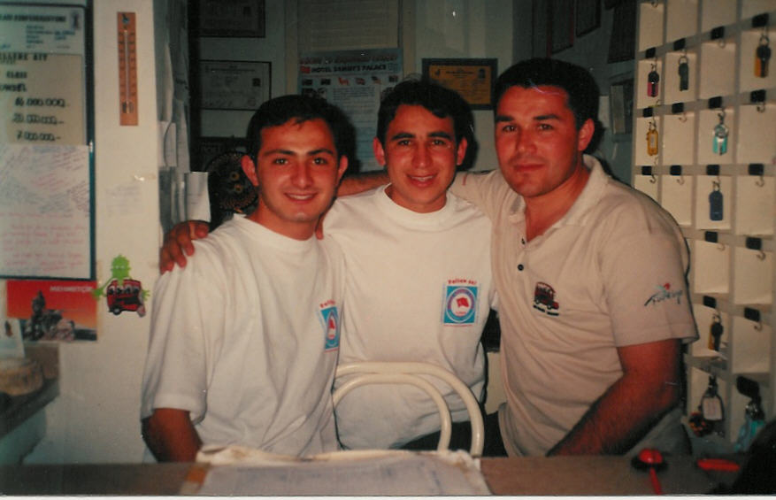 Ayhan Abim Ben Ve Murtaza Kurt 2001