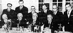 Tom�s Lefever (4� de pie, de izquierda a derecha, en 1965, junto a (de pie) Nino Colli, Fernando Garc�a, Le�n Schidlowsky, Juan Amenabar, Pedro d'Andurain, y sentados, Pedro N��ez , Carlos Isamitt, Pablo Garrido y Jorge Urrutia
