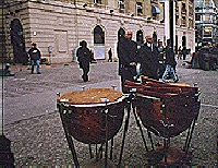 Mientras instalan los instrumentos