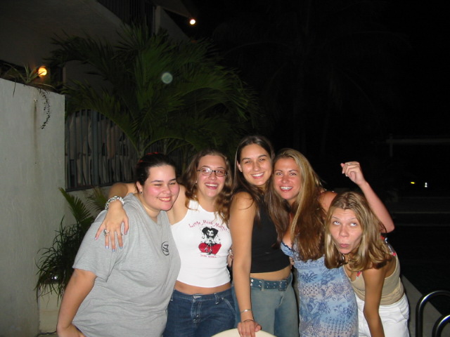 The girls of DSLi get together for a picture