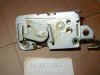 latch.JPG (60866 bytes)